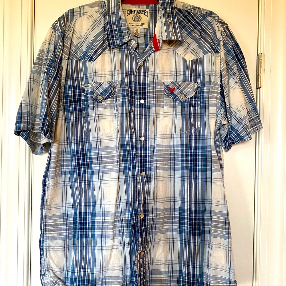 Men’s short sleeve button down